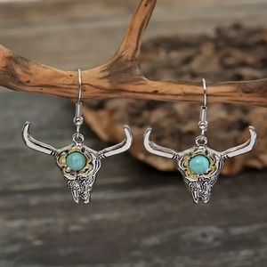 NWOT Western Cowboy Turquoise Bull Head Earrings